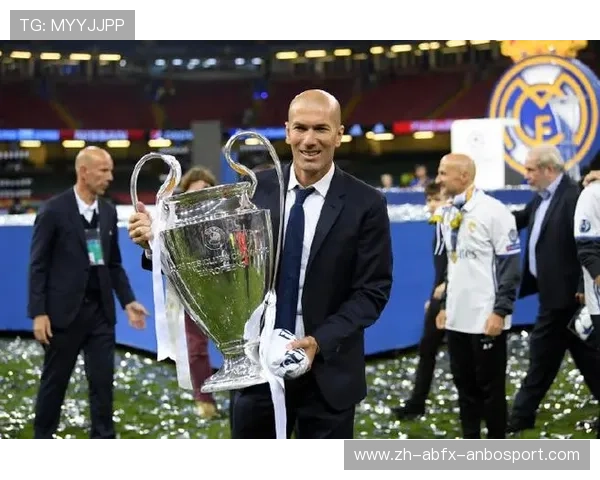 齐达内2002年欧冠表现及经典进球回顾